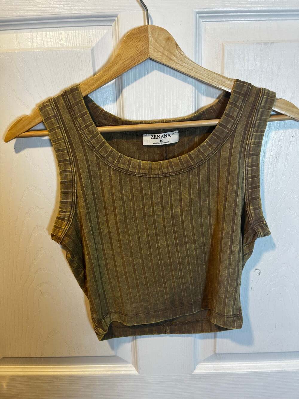 Zenana cropped ribbed tank in color Mocha. NWT